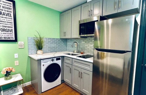 Hawthorne Apartment | New! Suite near Rittenhouse Square
