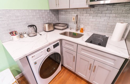 Hawthorne Apartment | New! Suite near Rittenhouse Square