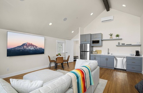 Roslyn Apartment | NEW! Suncadia Studio - Private Entrance - AC