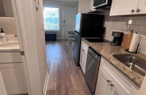 Wildwood Crest Condo | New, sunny Wildwood Crest condo! Excellent location, 1 block to beach ☀️🌊