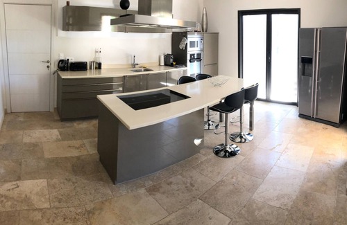 St.-Remy-de-Provence Villa | NEW Superb villa - heated swimming pool fence - 4000m garden - St-Rémy de Pce