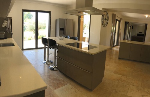 St.-Remy-de-Provence Villa | NEW Superb villa - heated swimming pool fence - 4000m garden - St-Rémy de Pce