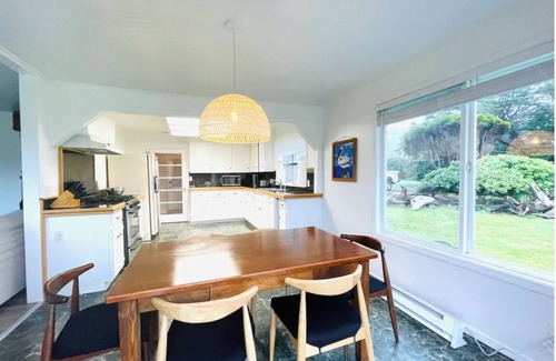 Smith River House | New Surfside Beach House on Scenic Pacific Route