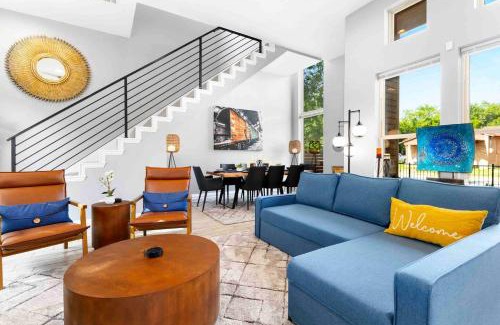 West Dallas House | New Swanky Rustic Modern 5 Star Home Near Downtown
