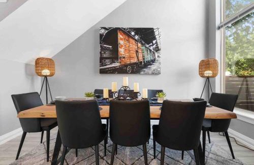 West Dallas House | New Swanky Rustic Modern 5 Star Home Near Downtown