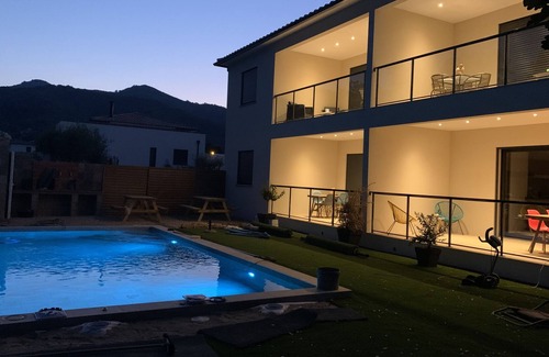 Arena Apartment | New T3 apartment with swimming pool a few minutes from the beaches and the mountains