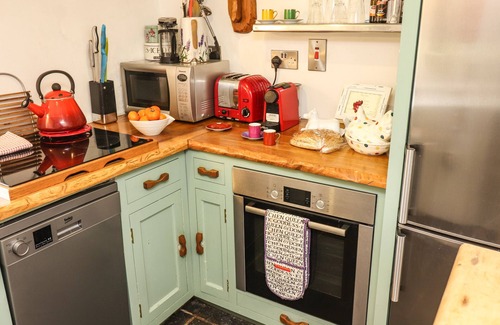 Knocklong Cottage | NEW THATCH FARM, pet friendly in Knocklong, County Limerick