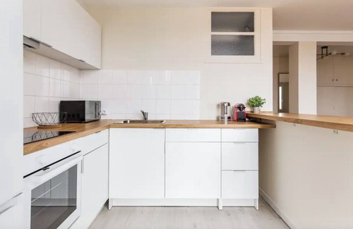 Saint Michel Apartment | NEW! The 310: 2-bed apartment - AC, parking, balcony in the city, near the river