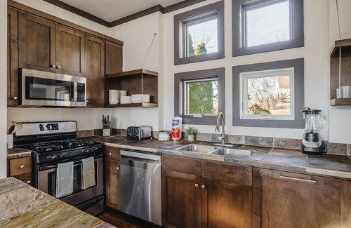 Smithville House | NEW! The Bungalow at Blue Water Bay