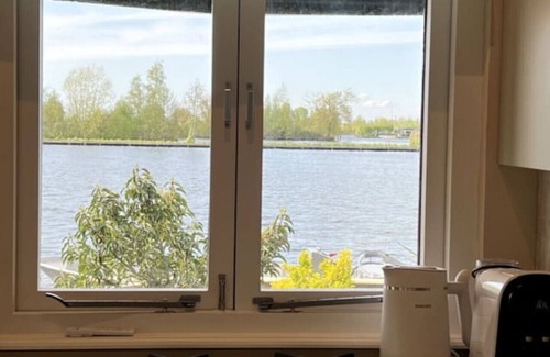 Baambrugse Zuwe Apartment | NEW- The Cabana- near Amsterdam