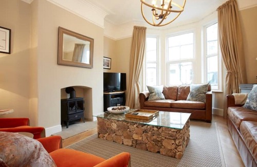 York House | NEW The City Escape: Luxury Townhouse with parking