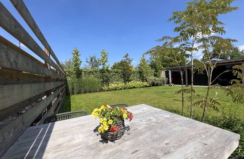 Municipality of De Ronde Venen Apartment | NEW - The Cosy Houseboat - on a lake near Amsterdam