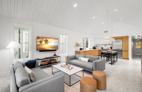 Historic Ybor House | NEW! The Humidor - 2 Epic, Luxury Ybor Townhomes, Steps to 7th Ave