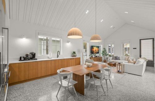 Historic Ybor House | NEW! The Humidor - 2 Epic, Luxury Ybor Townhomes, Steps to 7th Ave