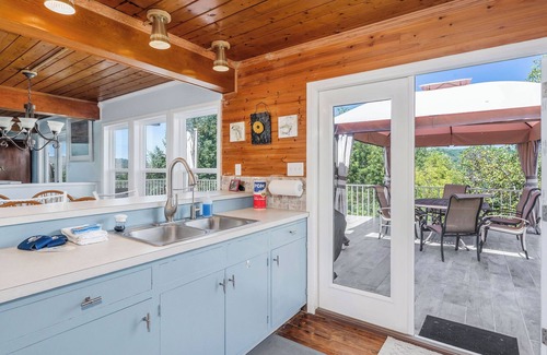 Sparta House | NEW! The Lazy Lake House on Center Hill