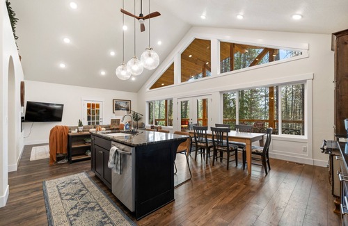 New Meadows House | New - The Missed Place - AC - Trailer Parking - Forested Retreat - Deck - 5 Acres