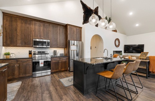 New Meadows House | New - The Missed Place - AC - Trailer Parking - Forested Retreat - Deck - 5 Acres
