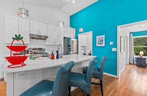Cape Saint Claire Apartment | New The Pool Loft at Poplar Hill
