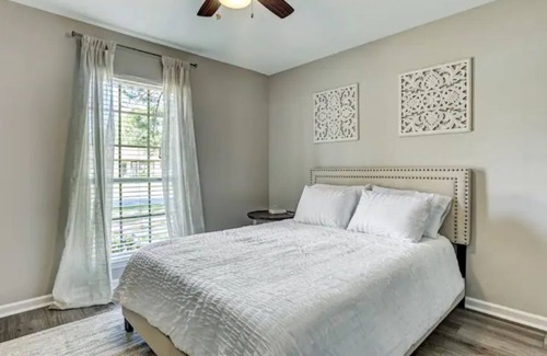 Montgomery House | NEW The Riverbend Magnolia | Beautifully Renovated