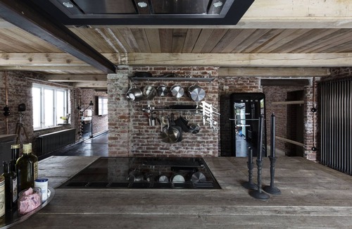 Tating House | New! THE ROOM No. 35 townhouse
