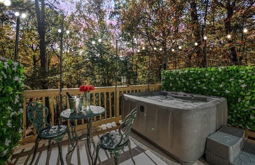 Front Royal House | New | The Rosewood Retreat | Cozy Cabin w/Hot Tub