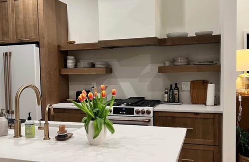 Herron Morton Apartment | NEW! The Second Story - Downtown Carriage House