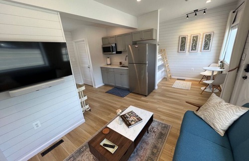 Front Royal Apartment | New - The Skyline Flat