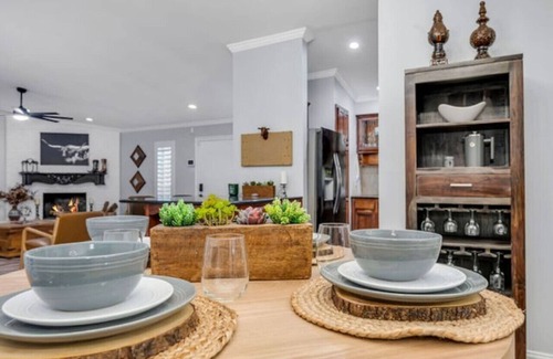 Northwest Dallas House | NEW The Texas Boudoir SpaHome - Naturalist Retreat