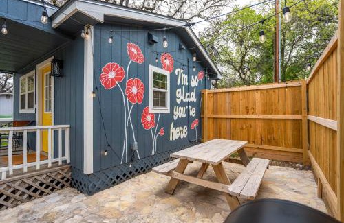 Wimberley House | NEW! The Yellow Door- Downtown Wimberley w/River Access