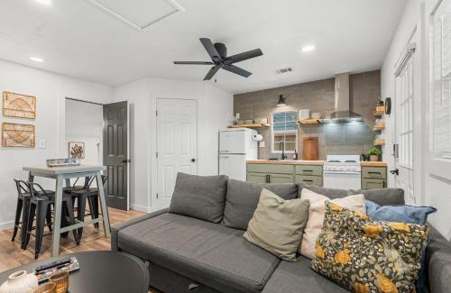 Wimberley House | NEW! The Yellow Door- Downtown Wimberley w/River Access