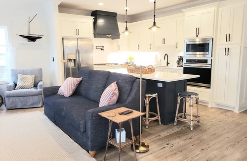 Winchester House | NEW! Tim's Ford Lakefront Home