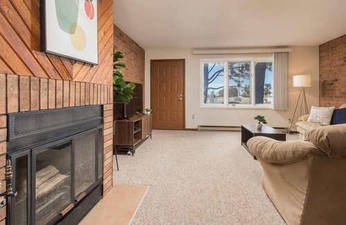 Pueblo House | New Timeless 2-bedroom with Exposed Brick