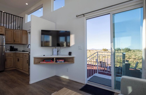 Valle House | New Tiny Home on Private 1 Acre with Power, AC/Heat, Starlink Internet