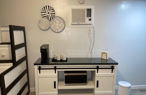 Lilburn House | New Tiny House Near Stone Mountain Park