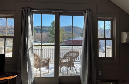 North Clarendon House | New to Market! Peaceful Green Mountain country retreat near Killington and Okemo