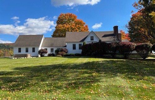 North Clarendon House | New to Market! Peaceful Green Mountain country retreat near Killington and Okemo