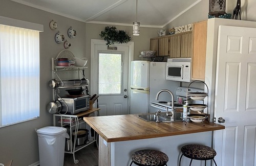 Crystal River Cottage | NEW TO MARKET read great reviews from my other properties Cute Cozy Home