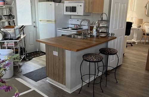 Crystal River Cottage | NEW TO MARKET read great reviews from my other properties Cute Cozy Home