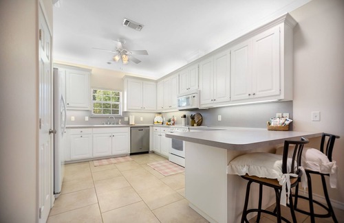 Nacogdoches House | New to the Market! 3/2 BRIGHT and CLEAN Home with All the Amenities