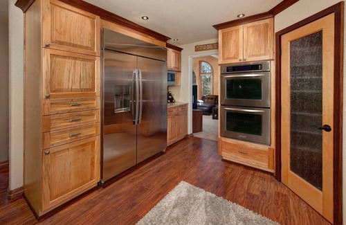 Three Peaks House | New to the rental market! Private hot tub!