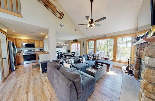 Tannersville House | NEW TO VRBO! 5-Stars on BnB: The Ski House @ Camelback w/Game Room, Sleeps 10!