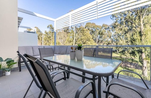 Lyneham Apartment | New to VRBO: Captivating 3BR/2BA APT close to Dickson Shopping!