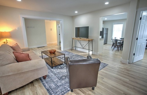 White Mills House | NEW TO VRBO-Great location spacious newly renovated 3-bedroom with WiFi and AC
