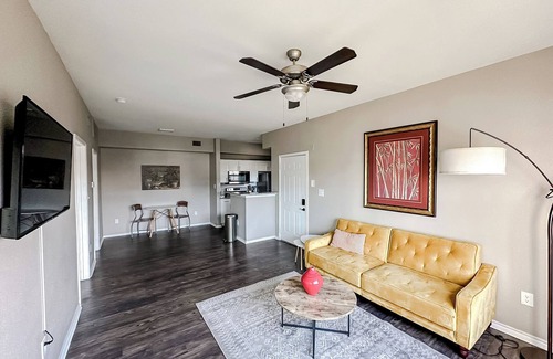 South Side Apartment | New to Vrbo Sleepover Beautiful 1BD/1BA + Gym - Corpus Christi