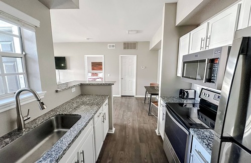 South Side Apartment | New to Vrbo Sleepover Lovely 1BD/1BA + Gym - Corpus Christi