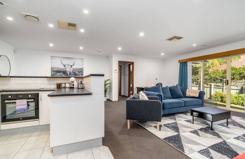 Reid House | New to VRBO: Spacious 2BR Home in Tranquil Leafy Neighborhood