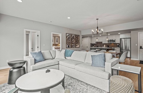 Copperstone Resort Condo | New Top Floor 3Bed/2Bath, sleeps 8. Outdoor pool and Hot Tub Open Year Round!