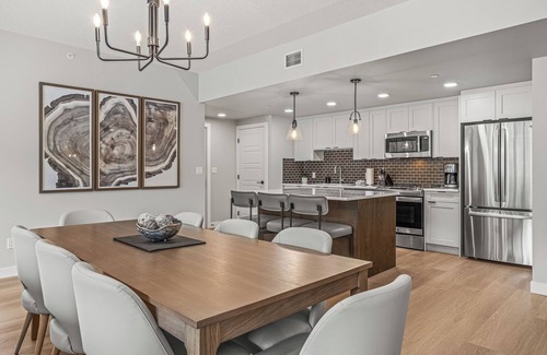 Copperstone Resort Condo | New Top Floor 3Bed/2Bath, sleeps 8. Outdoor pool and Hot Tub Open Year Round!