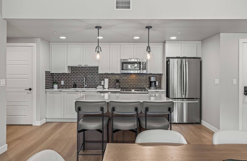 Copperstone Resort Condo | New Top Floor 3Bed/2Bath, sleeps 8. Outdoor pool and Hot Tub Open Year Round!