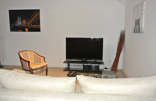Solingen Apartment | NEW! Top renovated apartment on the ground floor with modern facilities
